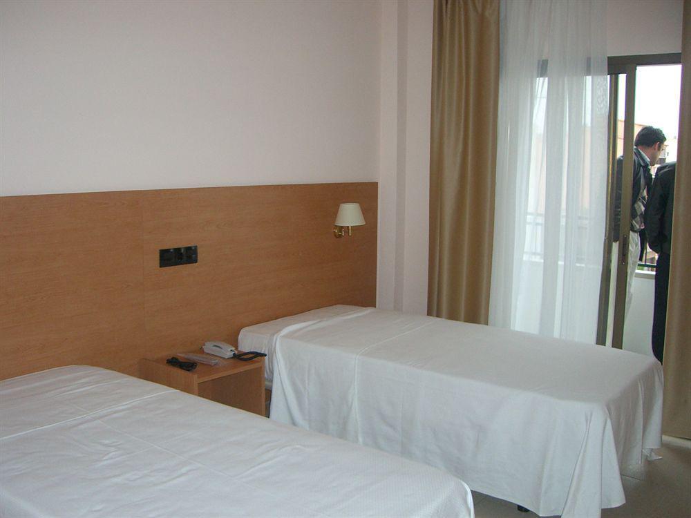 Bay Hotel Росес Екстериор снимка